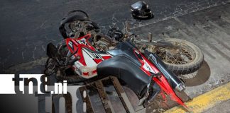 Foto: Motociclista gravemente lesionado tras impactar su moto contra un poste, en Managua/TN8
