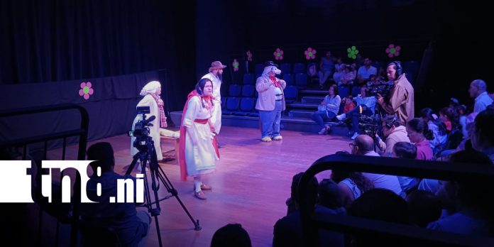 1 Foto: “Caperucita Roja y el Juicio del Lobo Feroz” combina magia y reflexión en el Teatro Nacional/TN8