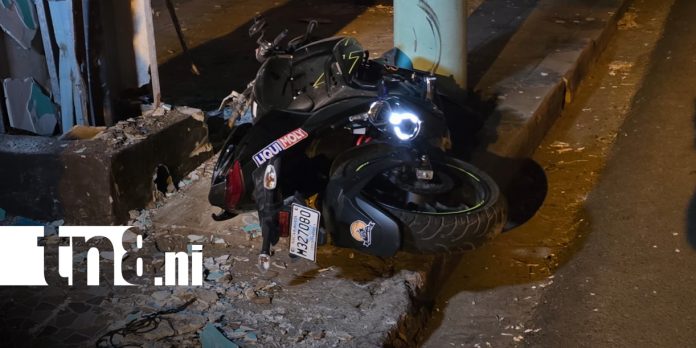 1 Foto: Motociclista resulta lesionado tras impactar contra objeto fijo en Bolonia, Managua/TN8