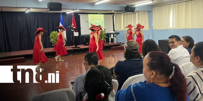 Juventud nicaragüense honra a Sandino con danza y música Juventud nicaragüense honra a Sandino con danza y música
