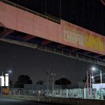 Ciudadano lesionado tras caer de puente peatonal en Rubenia Foto: Socorristas atienden emergencia en Rubenia/TN8