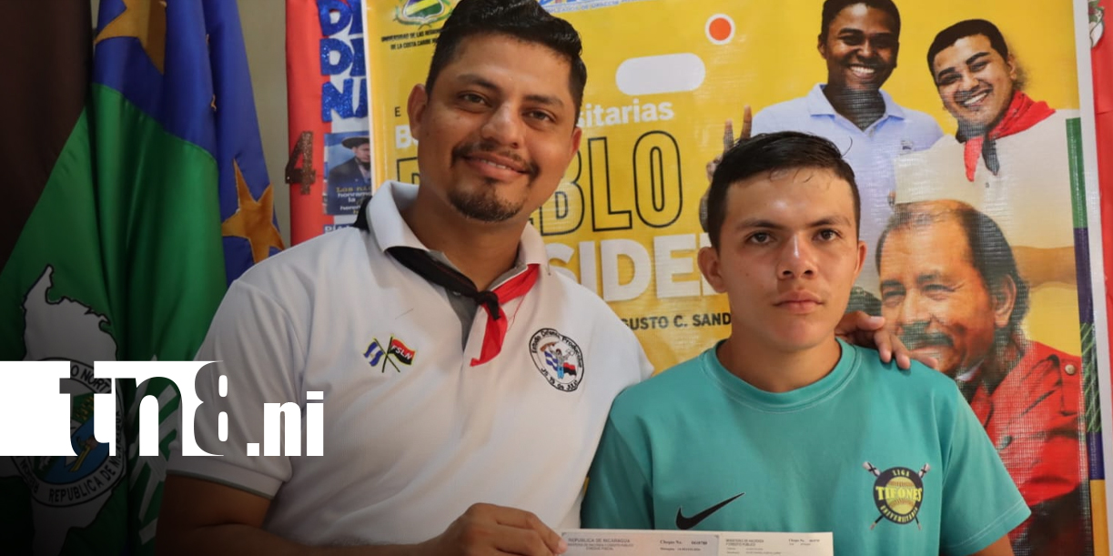 Foto: Entregan becas a jóvenes de URACCAN y BICU en Caribe Norte/TN8