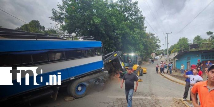 Foto:Desperfecto mecánico casi termina en tragedia en Wiwili, Jinotega/TN8 Foto:Desperfecto mecánico casi termina en tragedia en Wiwili, Jinotega/TN8