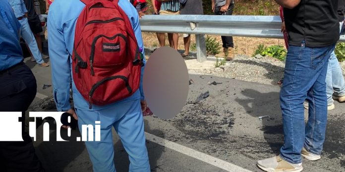 Foto: Muere joven en violento choque entre motocicleta y camioneta en Rivas/TN8 Foto: Muere joven en violento choque entre motocicleta y camioneta en Rivas/TN8