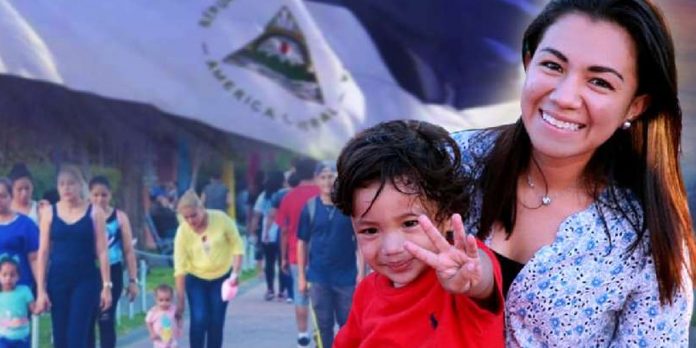 Foto: Madres nicaragüenses reciben atención médica y reconocimientos / Cortesía