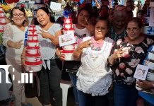Madres del mercado municipal de San Marcos reciben homenaje especial Foto: Madres del mercado municipal de San Marcos reciben homenaje especial/TN8