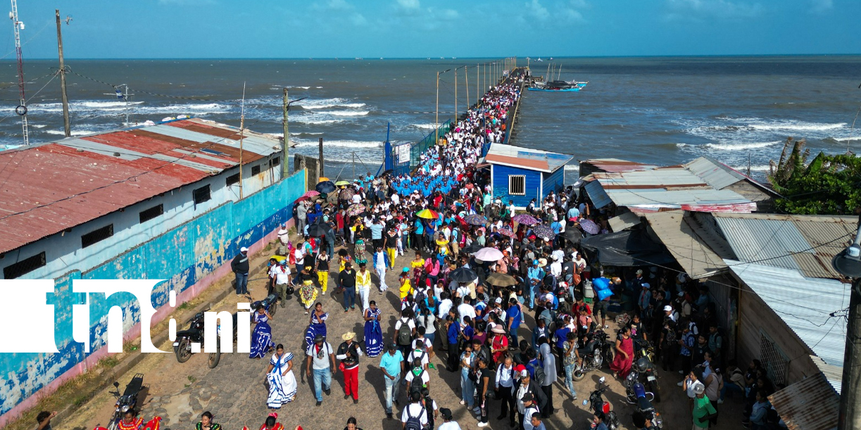 Foto: Patriótica caminata en Bilwi recuerda la lucha de Sandino /TN8