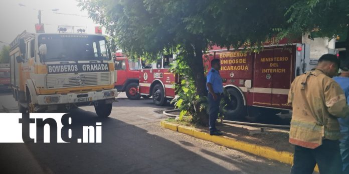 2 Foto: Incendio en vivienda de dos plantas deja pérdidas materiales en Granada/TN8