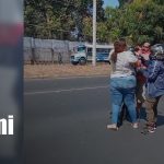 Foto: Pelea entre motociclistas y taxista en carretera a Masaya/TN8