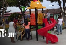 Familias celebran entrega de mejoras en el Parque Central de Nandaime Foto: Familias celebran entrega de mejoras en el Parque Central de Nandaime/TN8