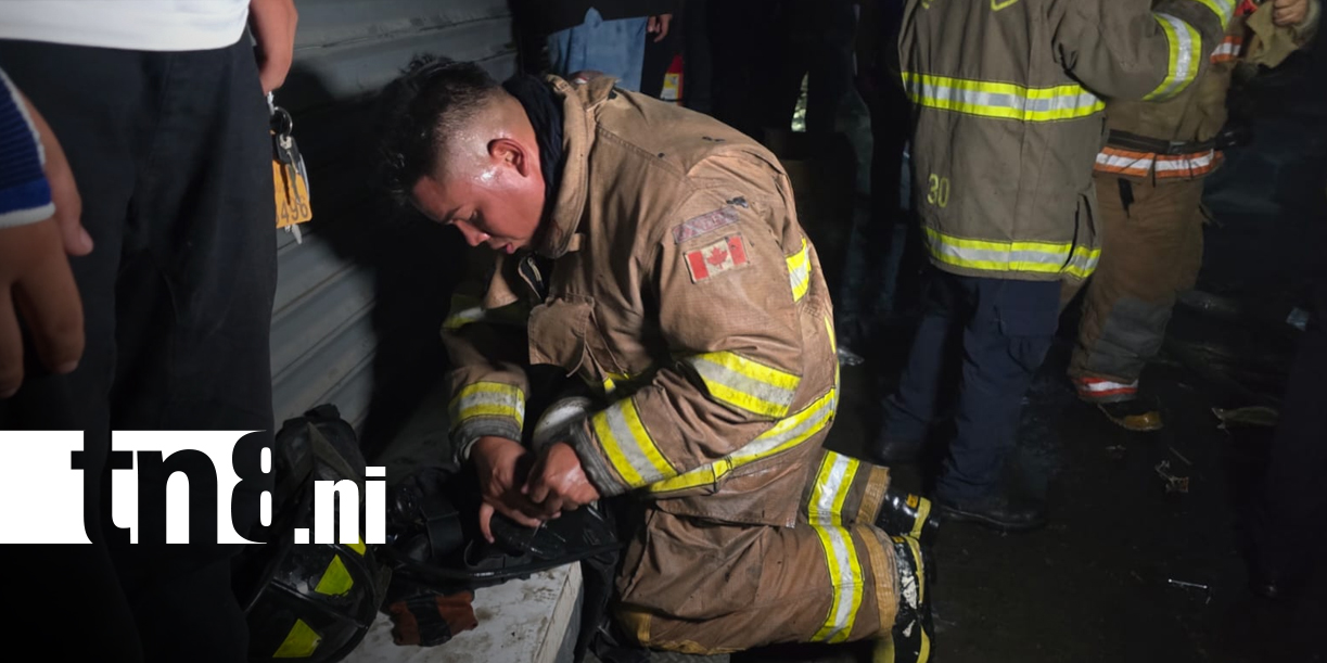 Foto: Fuerte incendio consume tres tramos en el Mercado Oriental/TN8