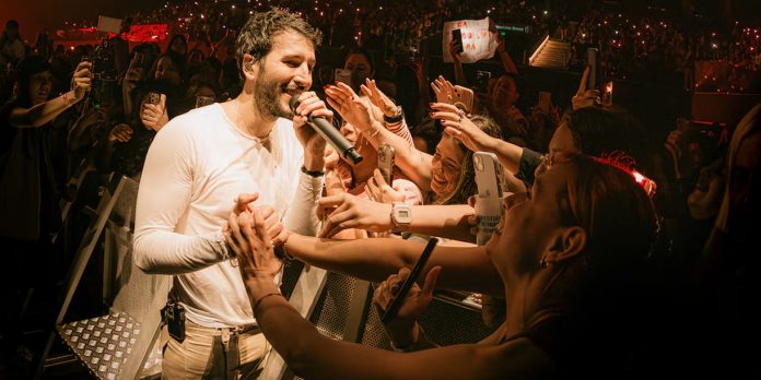 Foto: Miles de fans esperan a Sebastián Yatra en San Salvador/Cortesía