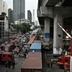 En Tailandia un violento choque entre tren y autobús dejó al menos 8 muertos Foto: Tragedia en Tailandia /cortesía