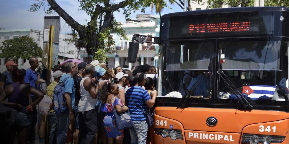 Foto: Colapsa el transporte en Cuba /cortesía