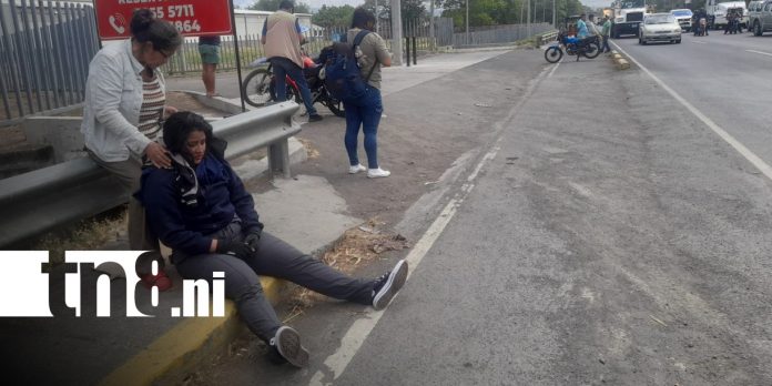 2 Foto: ¡Milagro en la Panamericana Norte! Motociclista sobrevive tras quedar bajo una rastra/TN8