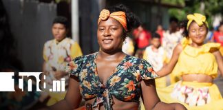 Foto: Color, ritmo y tradición afrodescendiente llenan de alegría el barrio Peter Ferrera en Bilwi/TN8