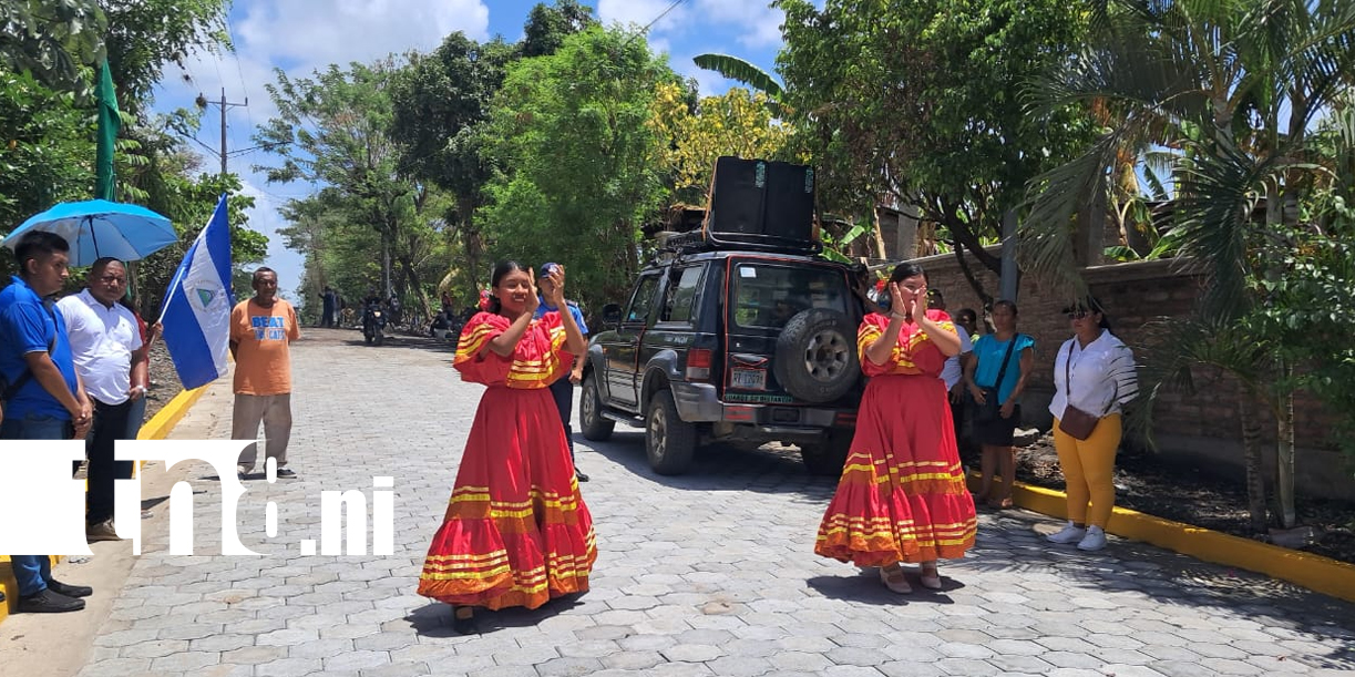 Foto: Nueva calle adoquinada como homenaje a las madres en Ometepe /TN8