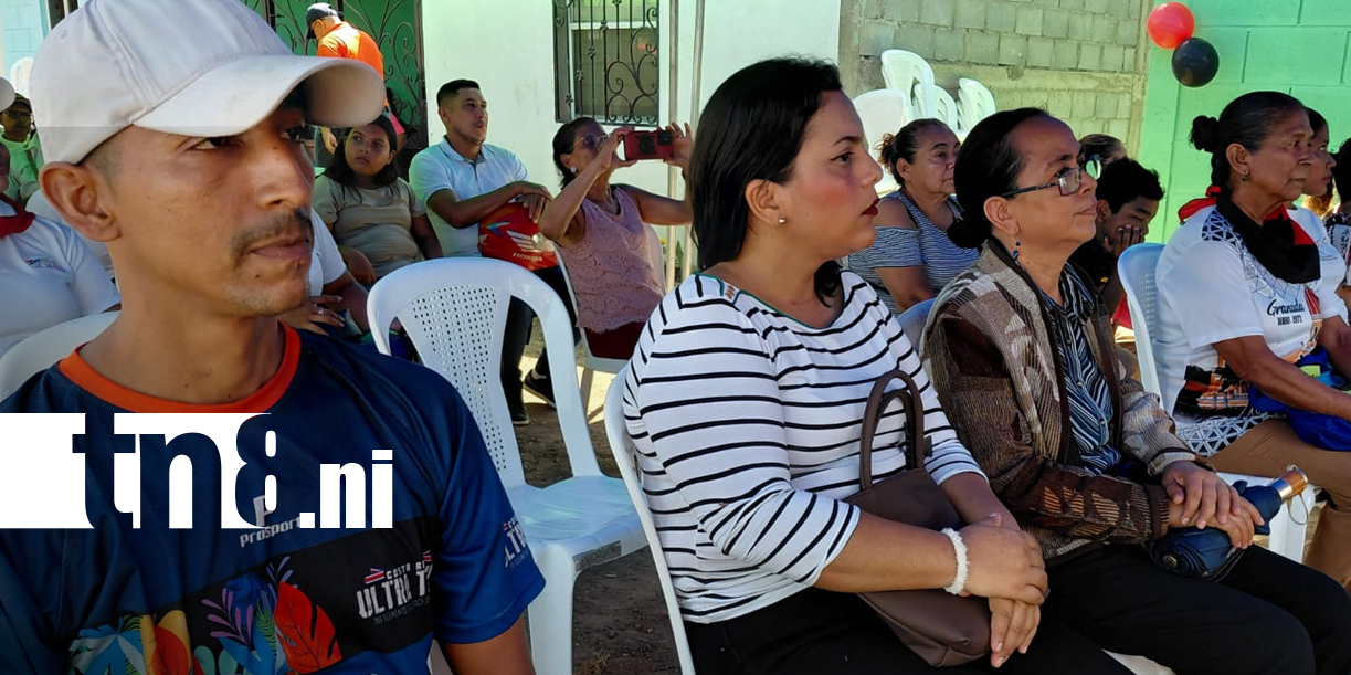 Foto: El mejor regalo para mamá: entregan siete casas a familias de Granada/TN8