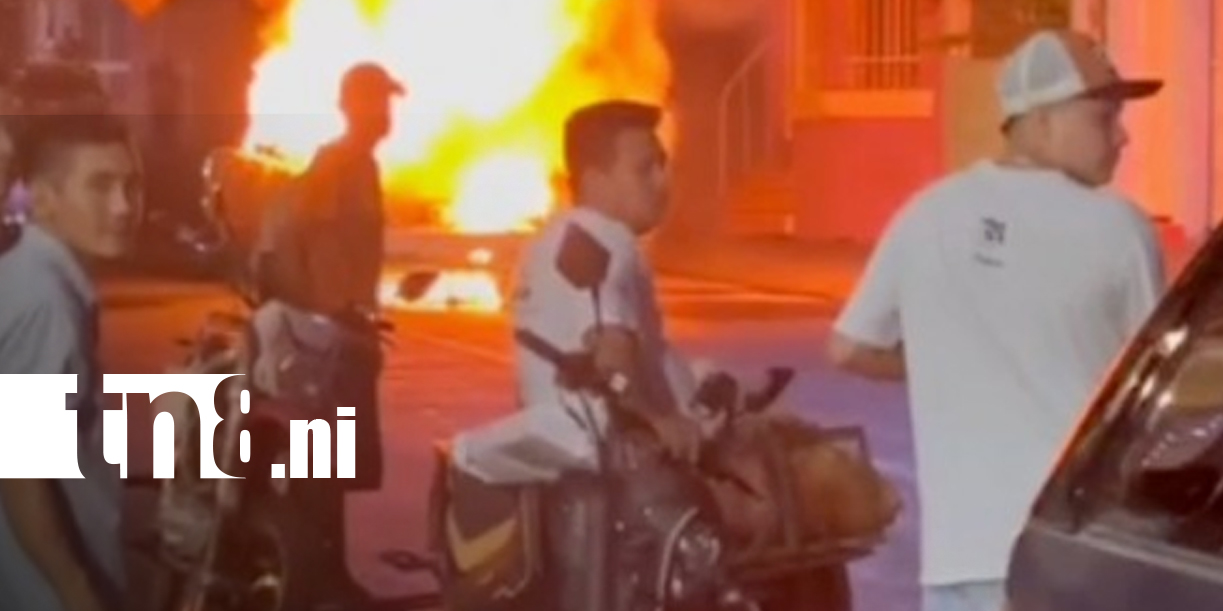 Foto: Incendio destruye vehículo en Masatepe, Masaya/TN8