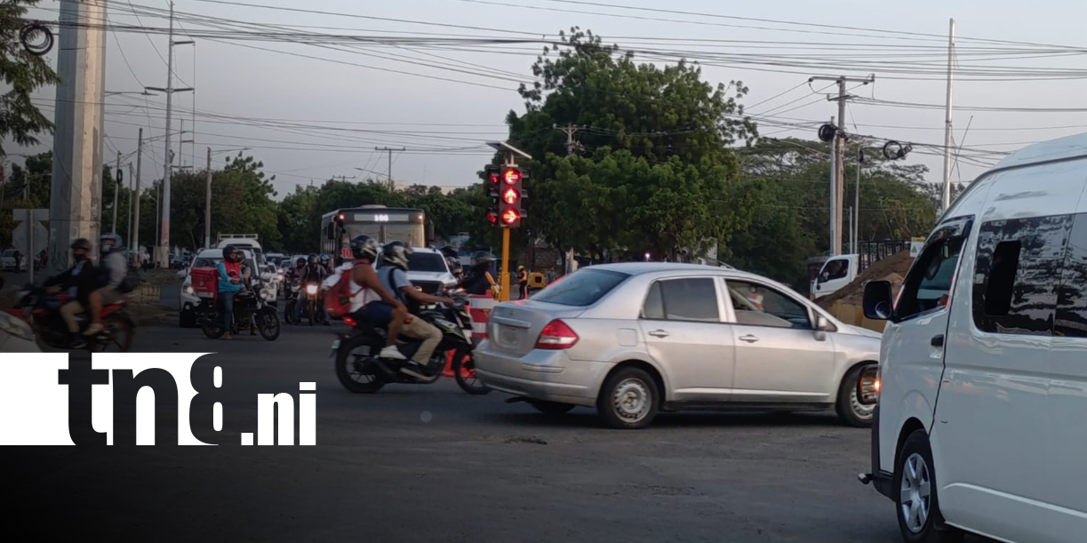 Foto: Instalan semáforos solares en Managua para agilizar el tránsito/TN8