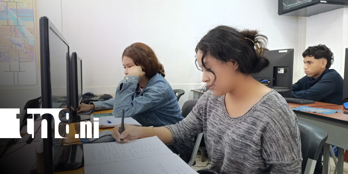 Foto: Centro Tecnológico Ariel Darce celebra 4 años formando a jóvenes / TN8