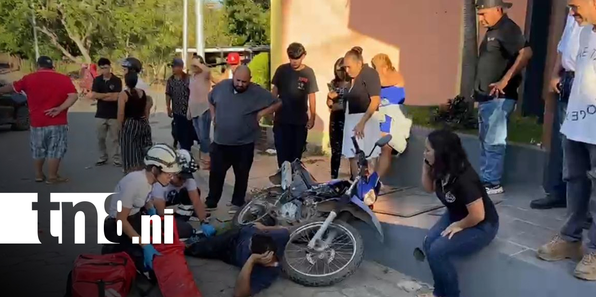 Foto: Fuerte choque entre taxi y motocicleta deja un lesionado en Estelí/TN8