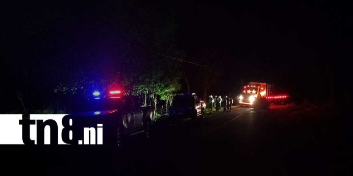 Foto: Fatal accidente en carretera de Chontales deja dos fallecidos/Tn8 Foto: Fatal accidente en carretera de Chontales deja dos fallecidos/Tn8
