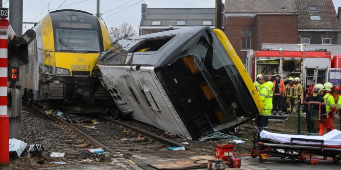 Foto: Colisión de un tren con un autobús escolar en Bélgica /Cortesía Foto: Colisión de un tren con un autobús escolar en Bélgica /Cortesía