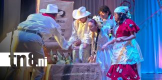 Foto: Madres homenajeadas en gala cultural de Matagalpa/TN8