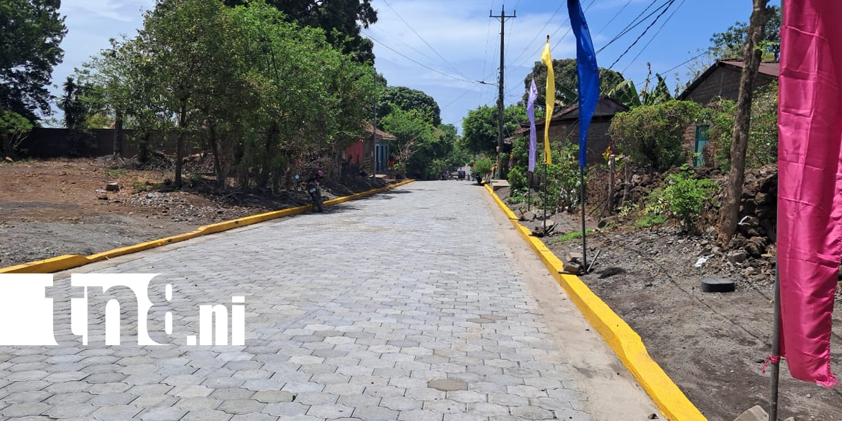 Foto: Nueva calle adoquinada como homenaje a las madres en Ometepe /TN8