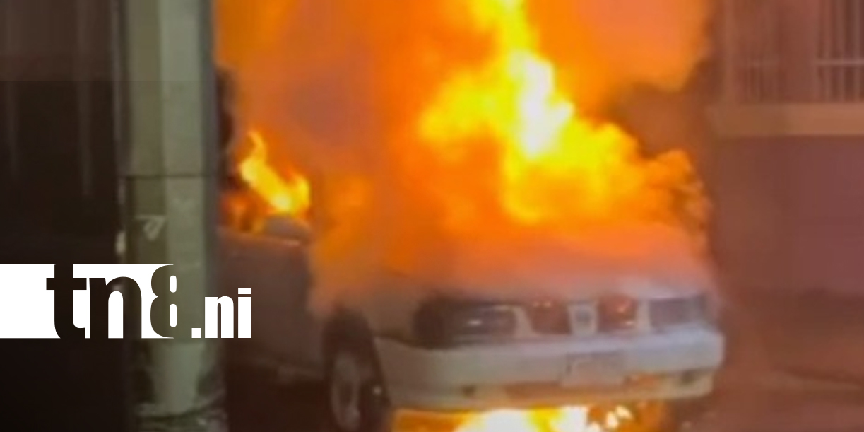 Foto: Incendio destruye vehículo en Masatepe, Masaya/TN8