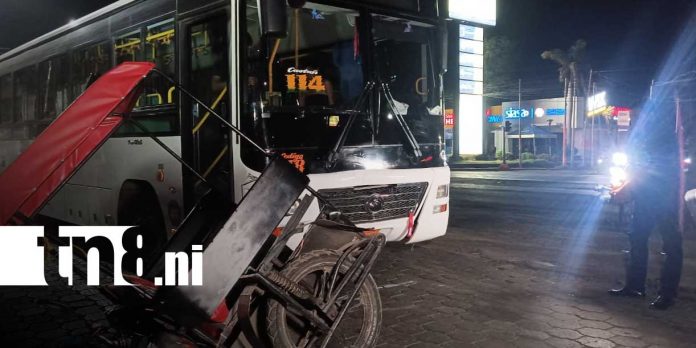 Foto: Tragedia en Carretera Norte: caponero muere tras fuerte choque con bus/TN8