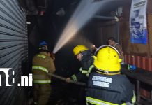 Voraz incendio consume varios tramos en el mercado municipal Ernesto Fernández de Masaya Foto: Voraz incendio consume varios tramos en el mercado municipal Ernesto Fernández de Masaya/TN8