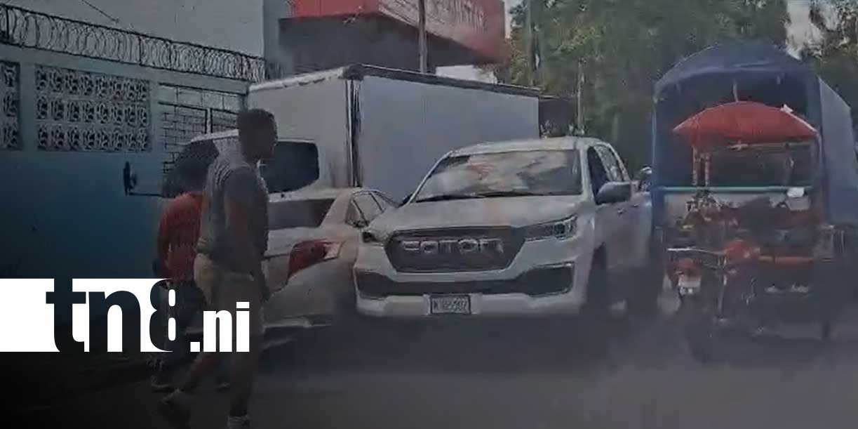 Foto: Accidente en Altamira y quejas por mal estacionamiento en Ciudad Jardín/TN8
