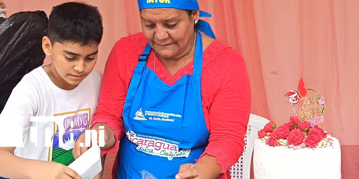 Foto: “Deco-Adorando a Mamá” resalta a madres emprendedoras en Ocotal /TN8