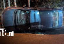 Exceso de velocidad y encandilamiento provocan aparatoso vuelco en Managua Foto: Exceso de velocidad provoca vuelco en Managua/TN8