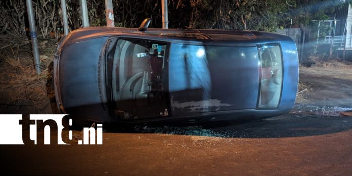 Foto: Exceso de velocidad provoca vuelco en Managua/TN8
