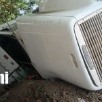 Foto: Vuelco de cabezal en Nueva León–Managua/TN8