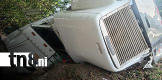 Foto: Vuelco de cabezal en Nueva León–Managua/TN8