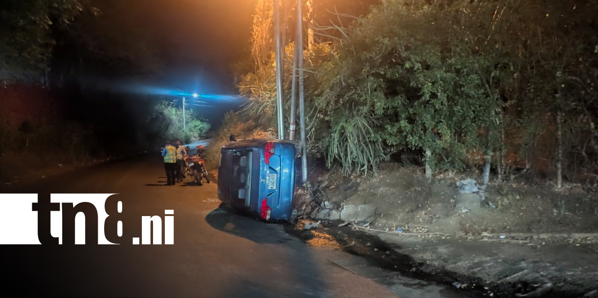 Foto: Exceso de velocidad provoca vuelco en Managua/TN8