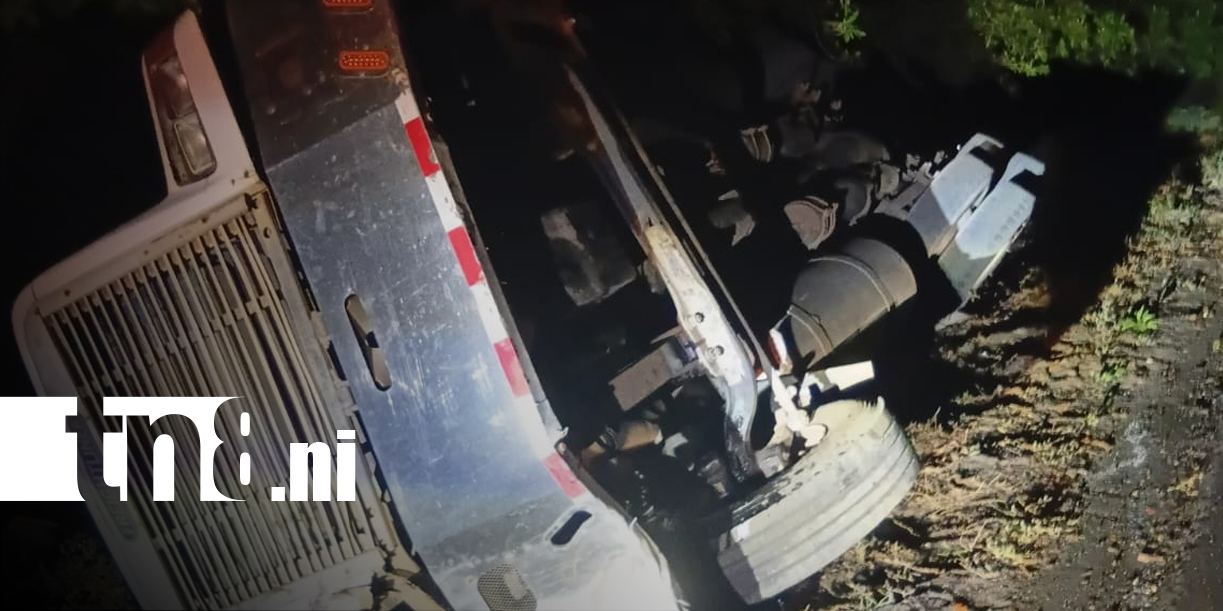 Foto: Vuelco de cabezal en Nueva León–Managua/TN8