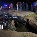 Foto: Motociclista muere en alcantarilla en Rivas/TN8
