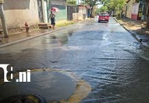 Pobladores del barrio 31 de Diciembre piden reparación de manjoles en mal estado Foto: Barrio 31 de Diciembre exige respuesta ante desastre sanitario/TN8