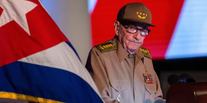 Foto: “Con el pie en el estribo”: el firme mensaje de Raúl Castro /Cortesía