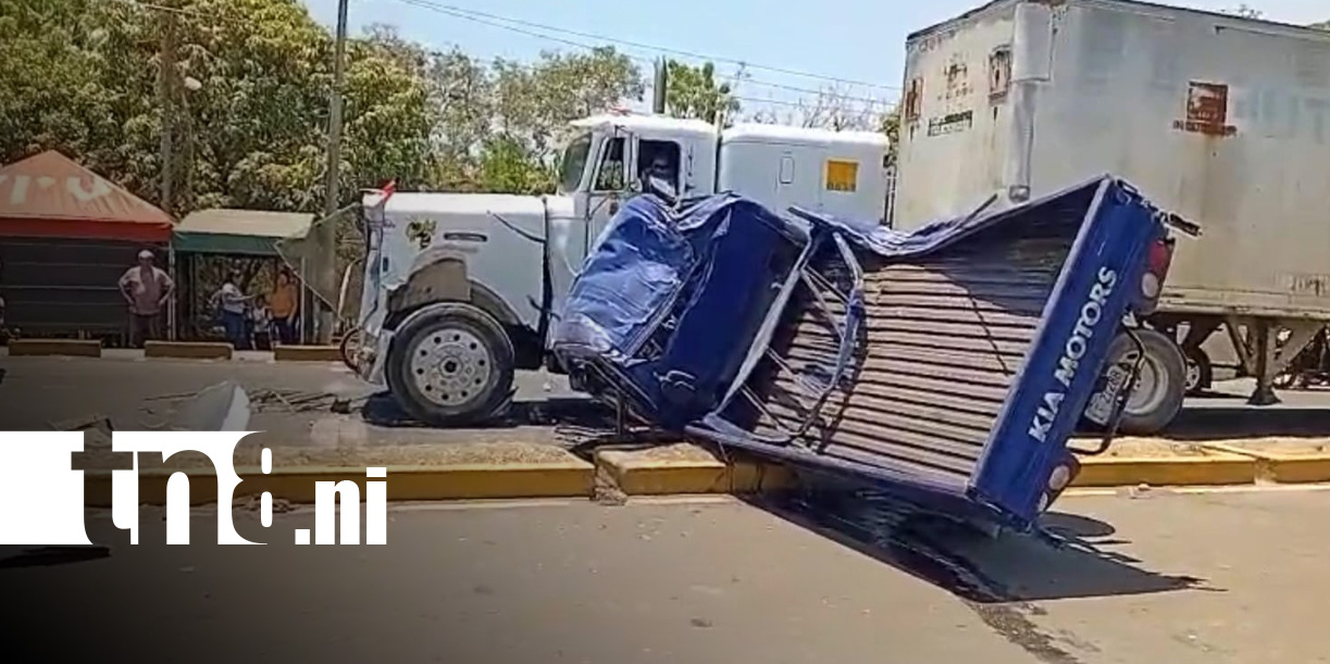 Foto: Aparatoso accidente de tránsito en la Carretera Nueva a León / TN8