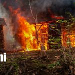 Joven con discapacidad muere calcinado durante incendio que destruyó vivienda en Telica Foto: Fuerte incendio en una comunidad de Telica, León / TN8