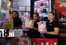 Desde ya los mercados de Managua están «full» con regalos para las madres Foto: Mercados con productos alusivos al Día de las Madres / TN8