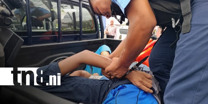 Foto: Captura de adolescente por supuesto robo en Carretera a Masaya, Managua / TN8 Foto: Captura de adolescente por supuesto robo en Carretera a Masaya, Managua / TN8