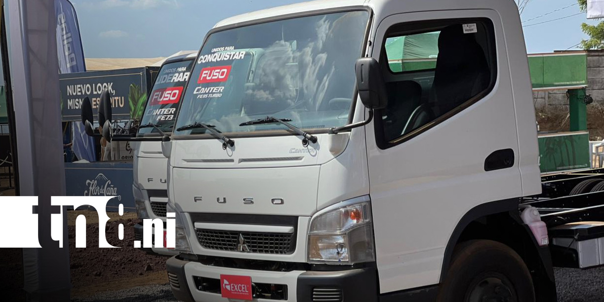 Foto: Excel Automotriz presenta nueva línea de camiones FUSO en feria internacional / TN8