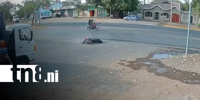 Foto: Fuerte accidente con motos en Managua / TN8